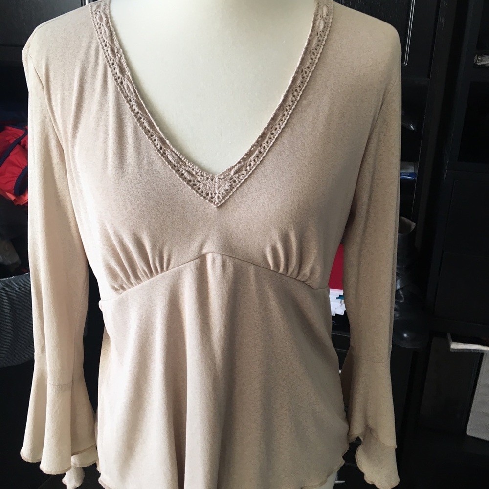 New York City Design Co. Nude/Taupe V-neck Top - M